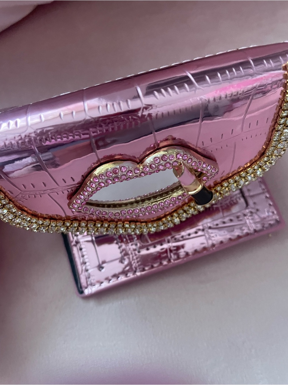 Pink Croc-Embossed Lip Accent Women’s Clutch Wallet - Picture 4 of 6
